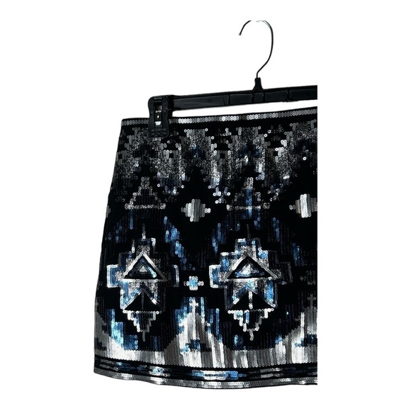 1807. EXPRESS ALL SEQUINS MINI LENGTH SKIRT BLACK/SILVER/BLUE IN COLOR SIZE SM - Picture 8 of 8
